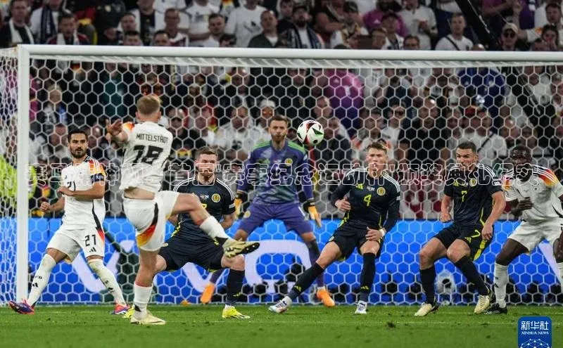 赛马精神颂：首届\'赛事纪念运动杯\'颁奖典礼纪实